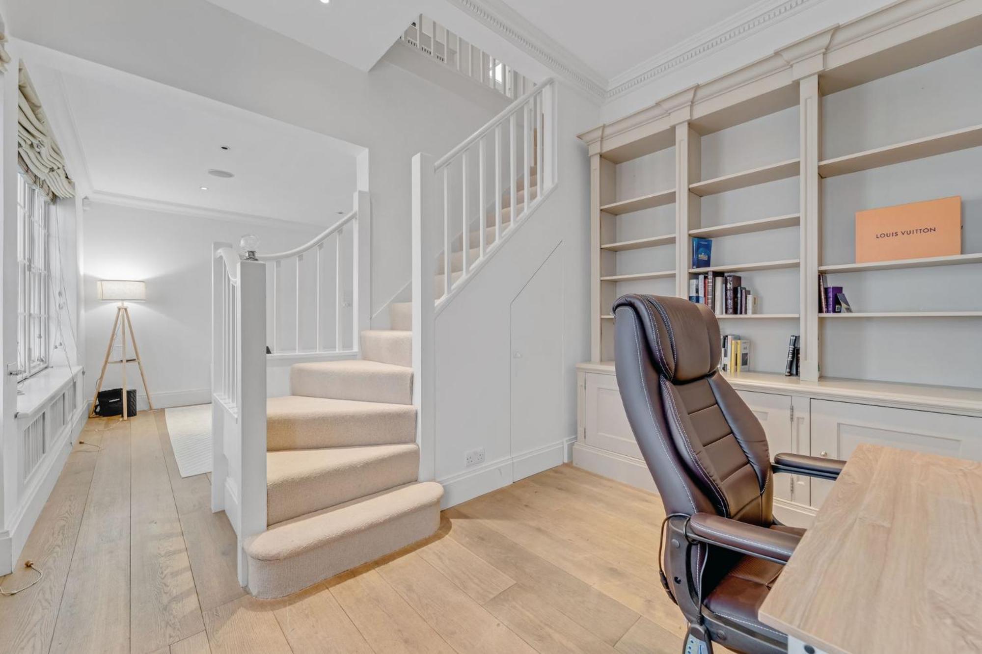 The Belgravia Place - Stunning & Bright 2bdr * Londen